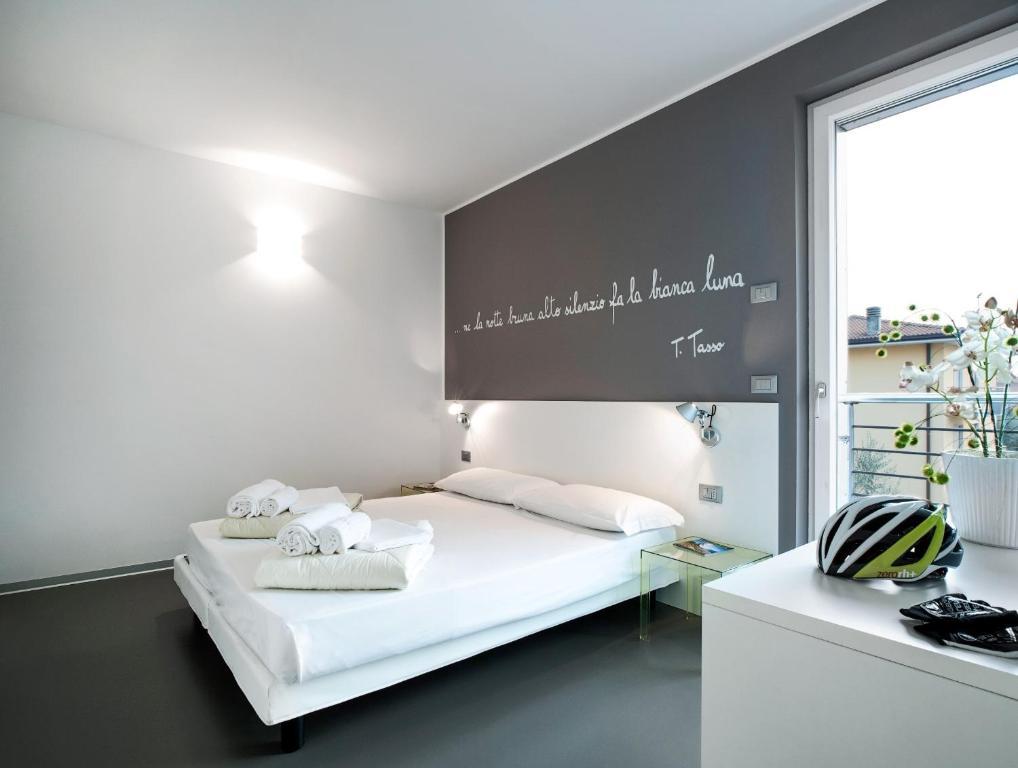 Gardabike Residence Torbole Sul Garda Δωμάτιο φωτογραφία